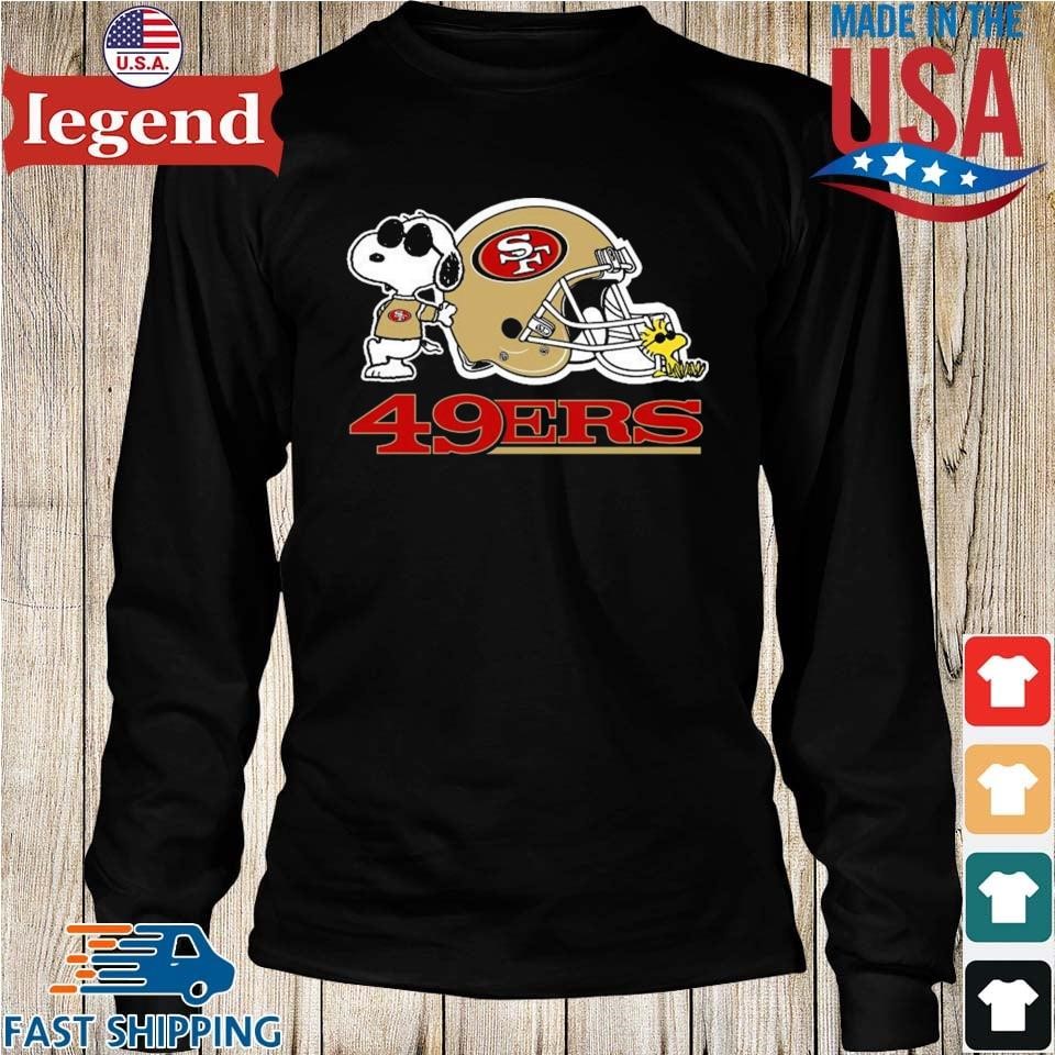 Snoopy And Woodstock Resting On San Francisco 49ers Helmet Premium Men's T- Shirt 