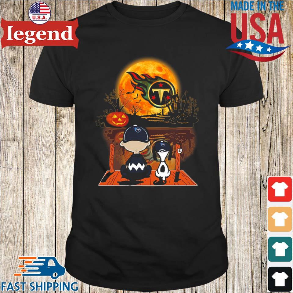 Charlie Brown And Snoopy Watching Tennessee Titans Halloween T-Shirt